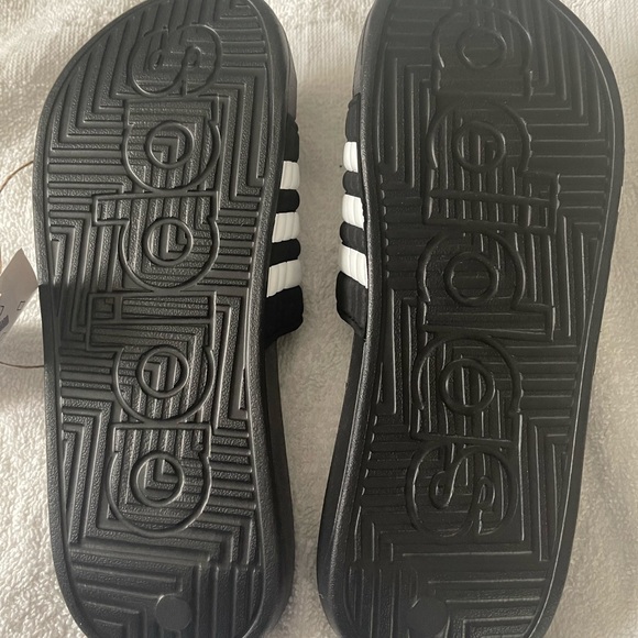 SOLD!   Adidas  Adissage Slides.  Mens Size 7 Women’s 8.   NWT! - Picture 3 of 4